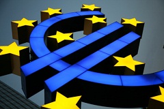 Logo der Europäischen Zentralbank vor dem Hauptsitz in Frankfurt