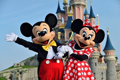 Disneyworld Paris mit Mickey und Minnie