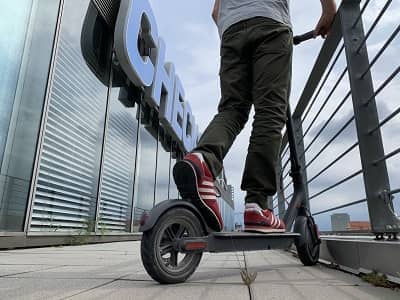 E-Scooter-Versicherung 2024 - Bis zu 37% sparen - CHECK24