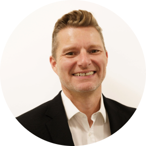 Stephan Brennan, Versicherungsexperte