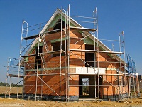 Auf Häuslebauer werden künftig höhere Kosten zukommen: Ramsauer verschärft die Regeln für Gebäudedämmung.