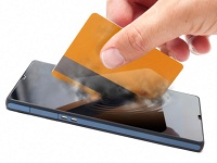 Smartphone und Kreditkarte
