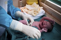 Baby auf Geburtsstation