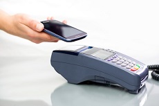 Zahlung mit NFC-Technologie und Smartphone