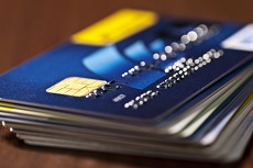 Stapel verschiedener Kreditkarten