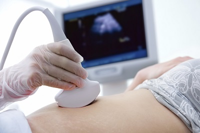 Ultraschall-Untersuchung bei einer Schwangeren