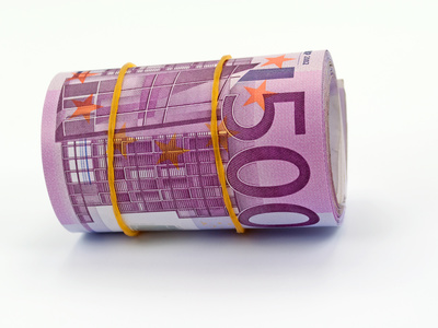 Geldrolle mit 500-Euro-Scheinen