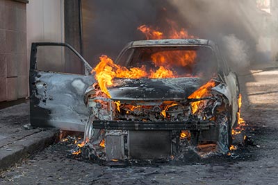 Ein Auto, das in Flammen aufgeht, ist gar nicht so selten.