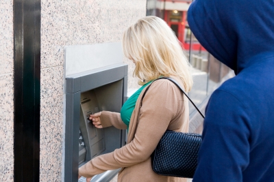 Verbrecher am Geldautomaten. Getty/Image Source