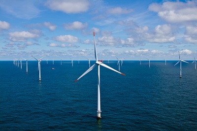 Vor allem die Offshore Windkraft boomt und sorgt für neue Arbeitsplätze.