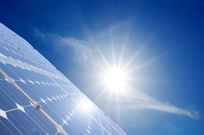 Stromtarif Solarstrom plus fördert Bau von Solaranlagen.