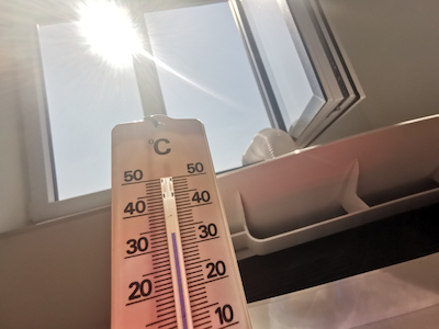 Thermometer und Klimaanlage