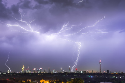 Blitzer über Frankfurt
