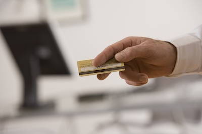 Kreditkarten haben viele Sicherheitsmerkmale (Getty Images, Comstock Images)
