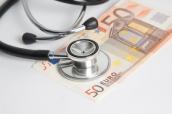 Stethoskop mit 50-Euro-Schein