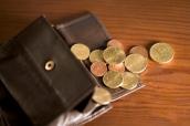 Geldbörse mit Euro-Münzen
