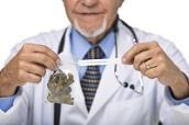 Arzt mit Cannabis