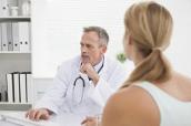 Arzt mit Patientin