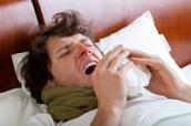 Kranker Mann im Bett
