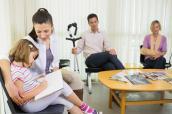 Patienten im Wartezimmer beim Arzt