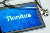 Tablet mit Schriftzug Tinnitus