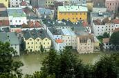 Hochwasser und Häuser
