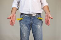 Nach abgeschlossenen Privatinsolvenzverfahren bleiben SCHUFA-Einträge noch drei Jahre bestehen.