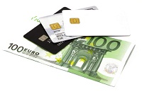 Kreditkarte und Bargeld