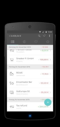 Girokonto Number26 Smartphonescreen von Transaktionen