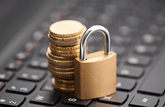 So kündigen Sie einen Ratenkredit schloss und muenzen auf einer tastatur