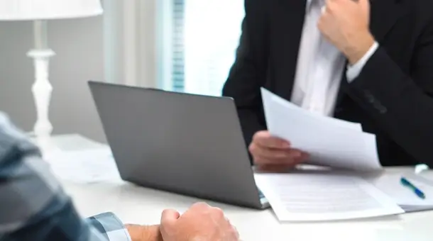 Beratung bei Geschäftskonten Beratungsgespräch in einer Bank