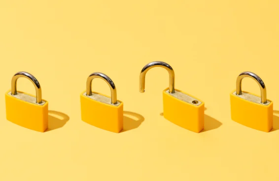 Festgeld kündigen in Ausnahmefällen ein offenes schloss und ein geschlossenes schloss