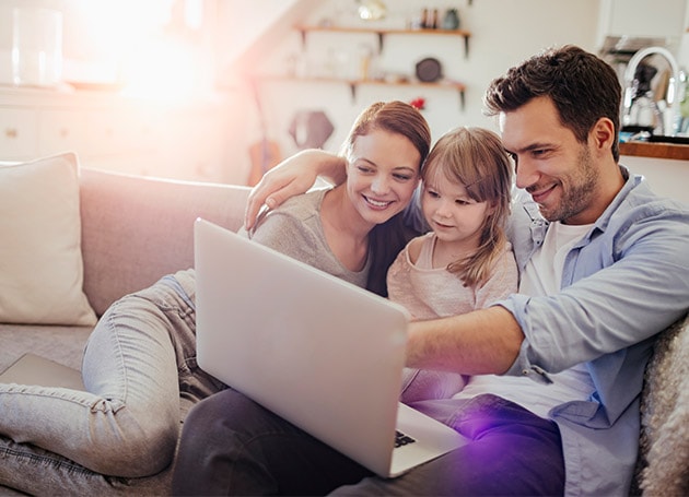 Hausfrauenkredit: Junge Familie mit Kind Hausfrauenkredit: Junge Familie mit Kind