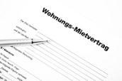 Wohungsmietvertrag mit Kugelschreiber