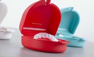 Zahnschutz in Aufbewahrungsbox