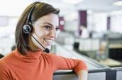 Frau im Callcenter